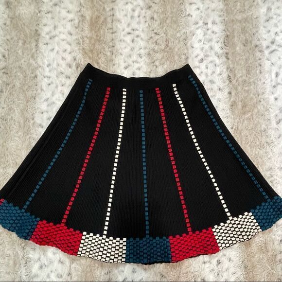 [m] BCBGMaxAzria Black, Red, Blue & White Geometric Mini Skirt Bandage - Picture 3 of 3